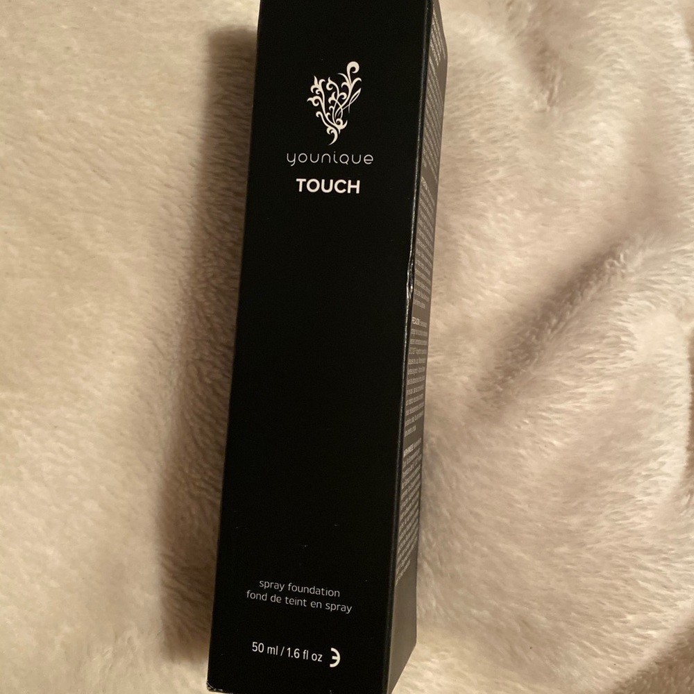 Younique Spray Foundation Lace